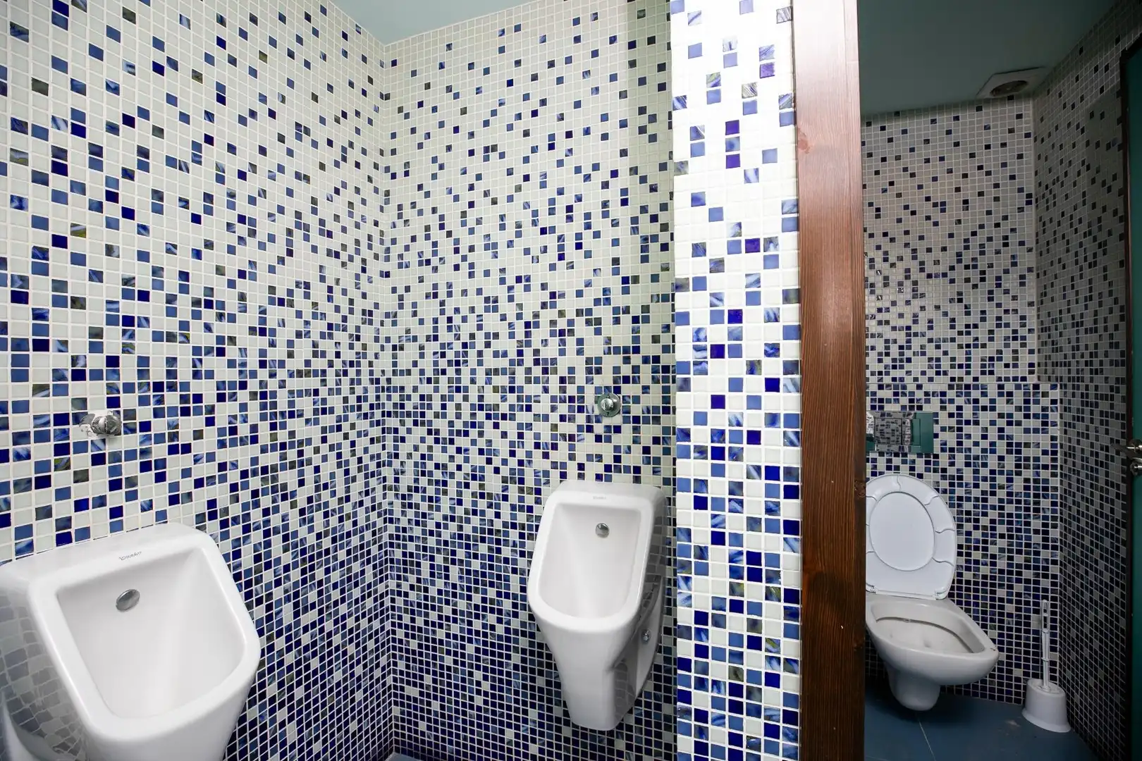 Baño de Local en venta en Huesca con Amueblado