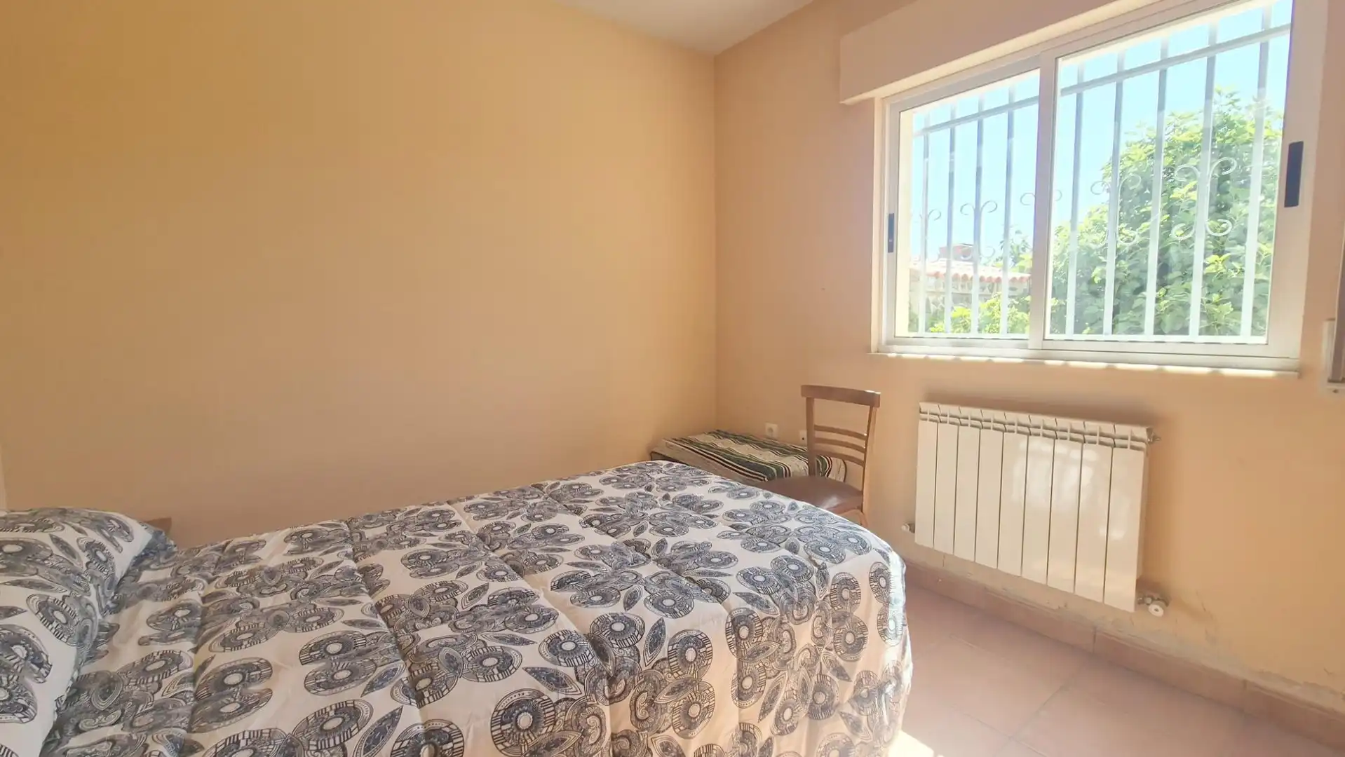 Bedroom of Houses for sale in Calvarrasa de Abajo  with Heating, Storage room and Furnished