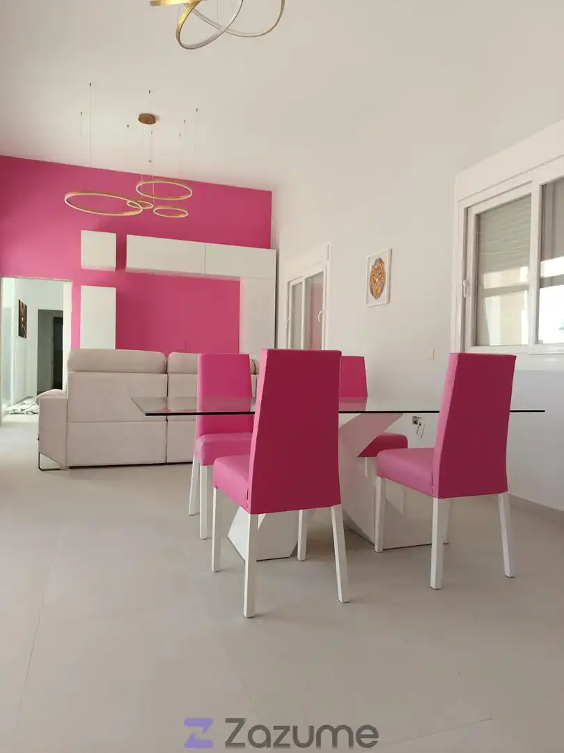 Menjador de Casa o xalet de lloguer en Espartinas amb Moblat, Forn i Rentadora