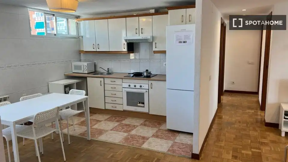 Cocina de Piso de alquiler en Madrid con Aire acondicionado, Calefacción y Amueblado