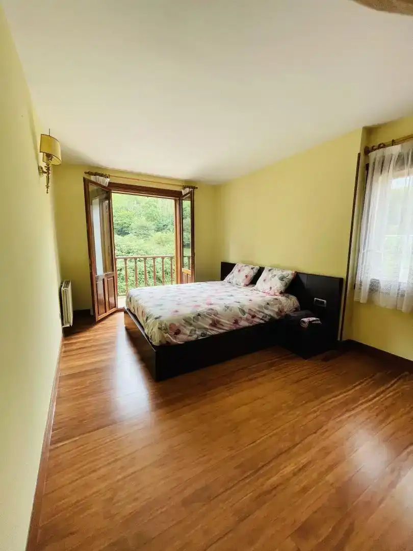 Habitación de Casa o chalet en venta en Castro-Urdiales con Balcón