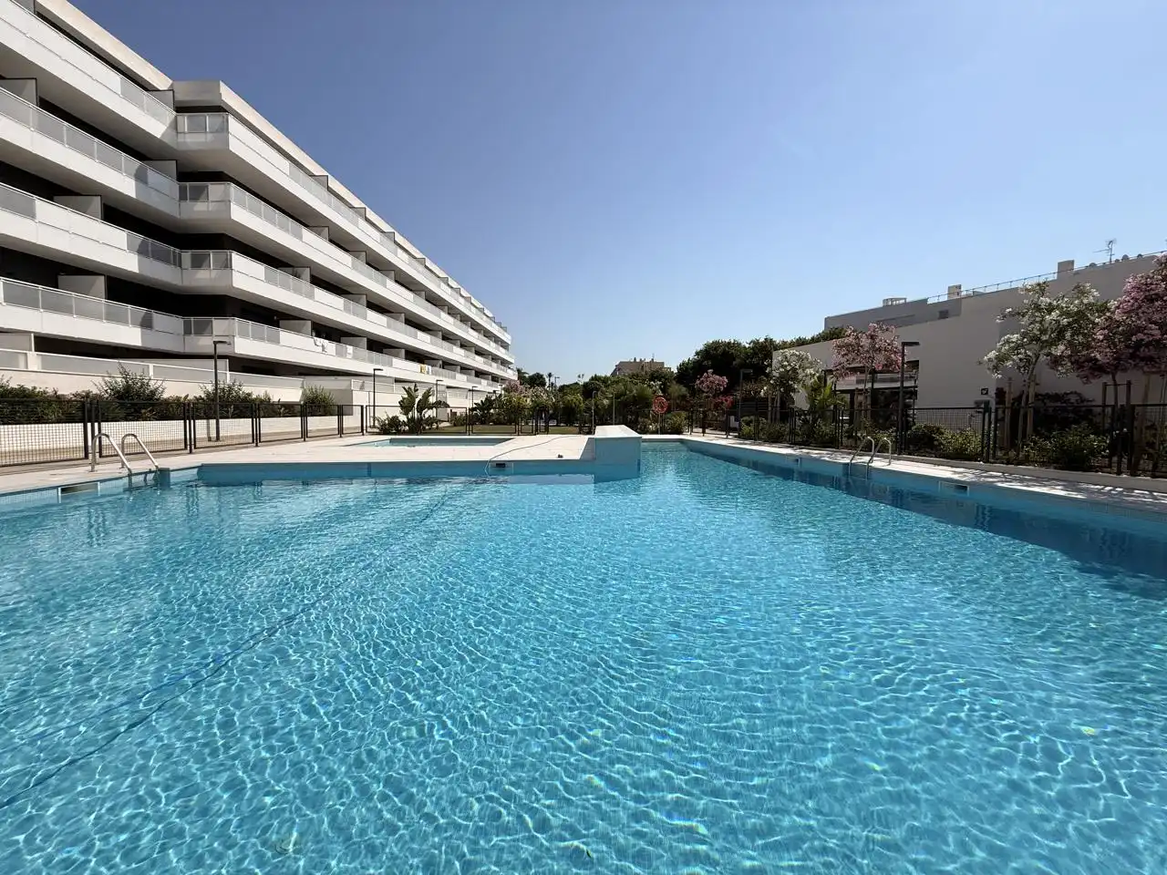 Piscina de Planta baixa de lloguer en Eivissa amb Aire condicionat, Terrassa i Moblat