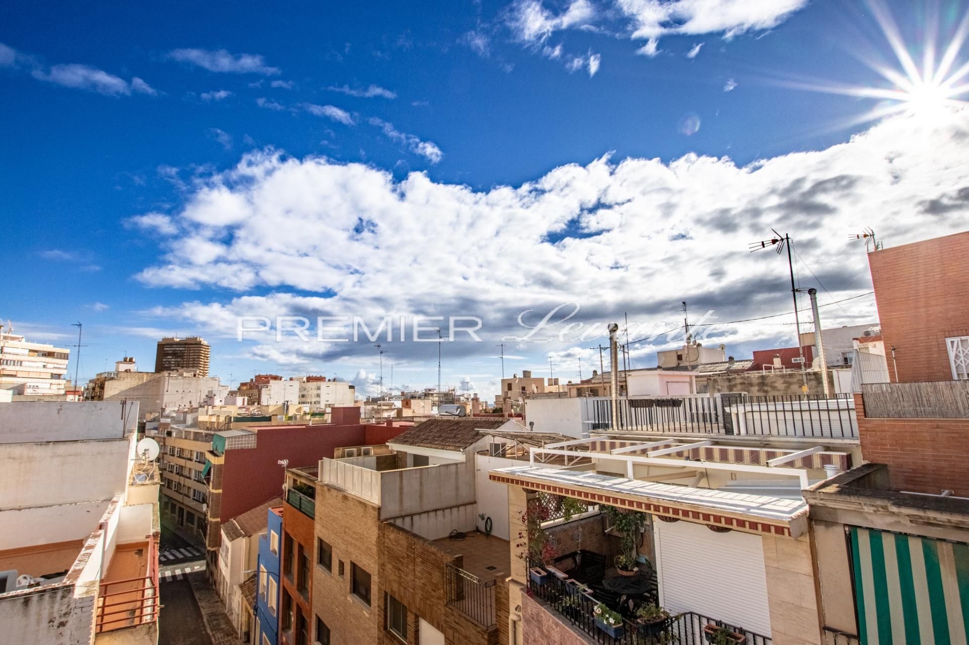 Piso en venta en Calle ENRIQUETA ORTEGA, Santo Domigo, San Blas