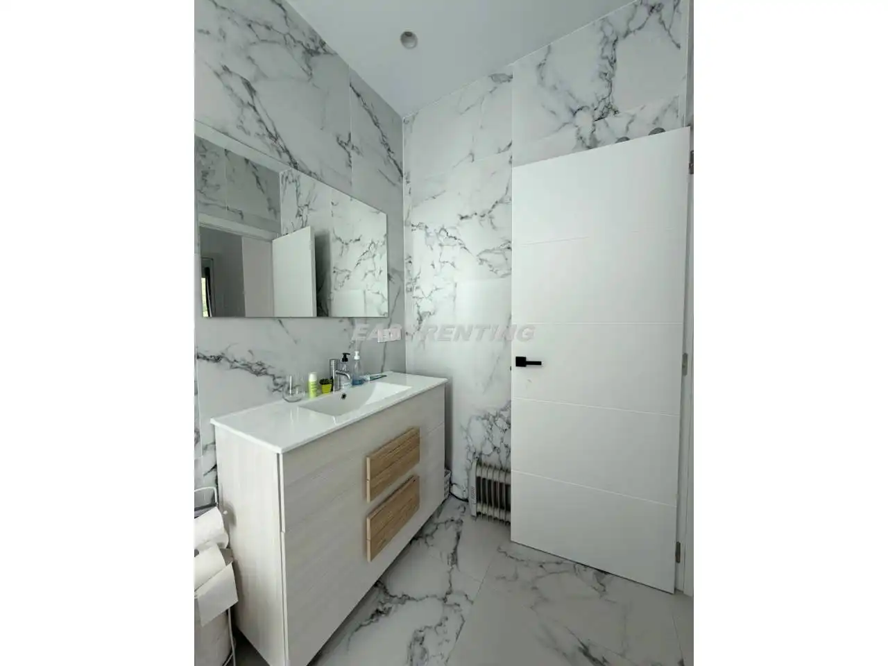 Bathroom of Houses for sale in La Línea de la Concepción  with Air Conditioner, Private garden and Terrace