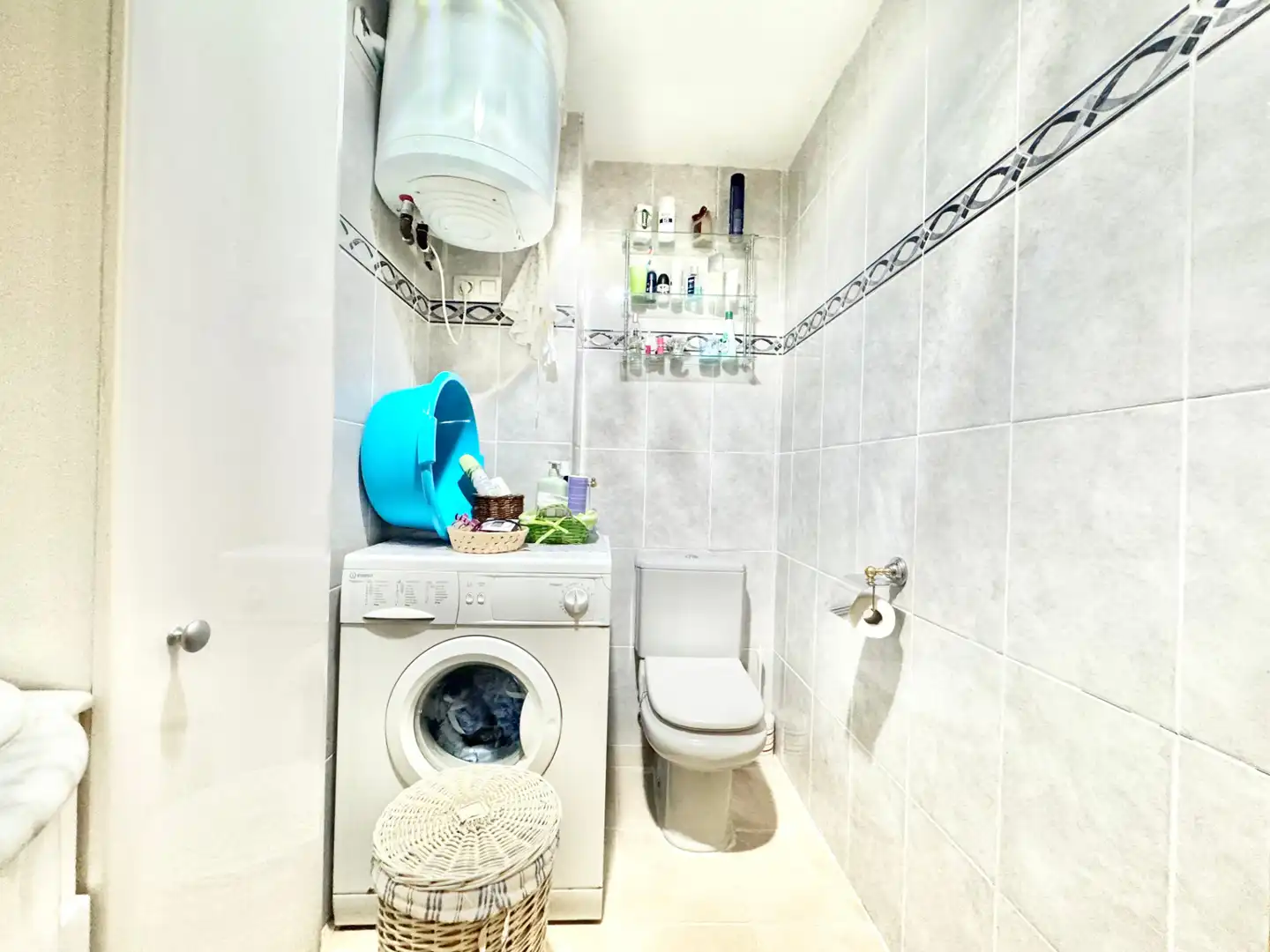 Bany de Apartament de lloguer en Canet d'En Berenguer amb Aire condicionat, Terrassa i Moblat