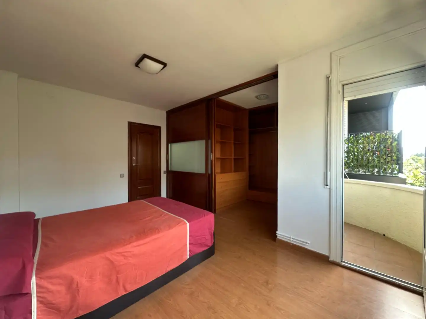 Habitación de Piso en venta en Terrassa con Calefacción, Balcón y Alarma