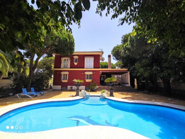 Casa-chalet en Alquiler en Avenida de la Barrosa, 11 en La Barrosa