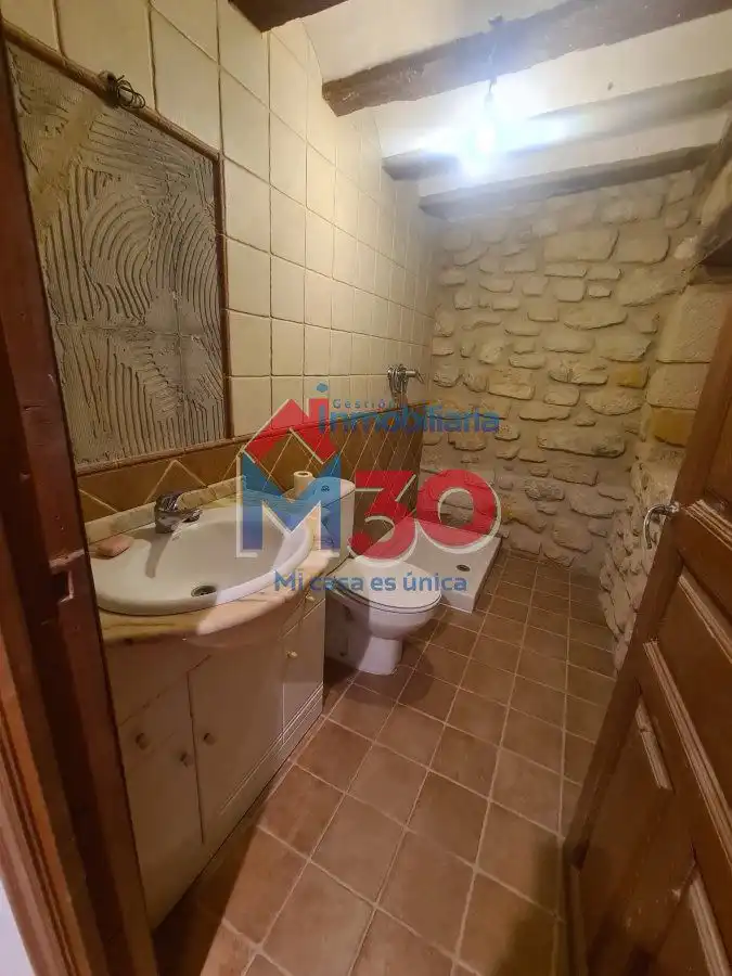Bathroom of Houses for sale in Miranda de Ebro  with Heating
