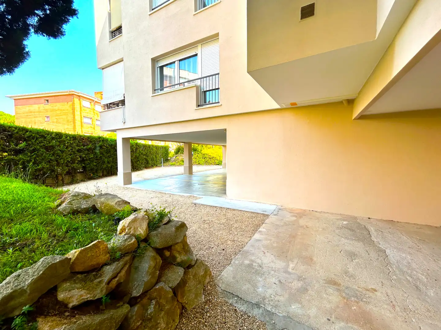 Vista exterior de Àtic en venda en Girona amb Aire condicionat, Calefacció i Parquet