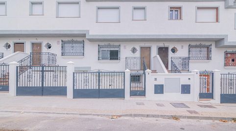 Foto 2 de Casa adosada en venta en Calle Calle Jaen, Láchar, Granada