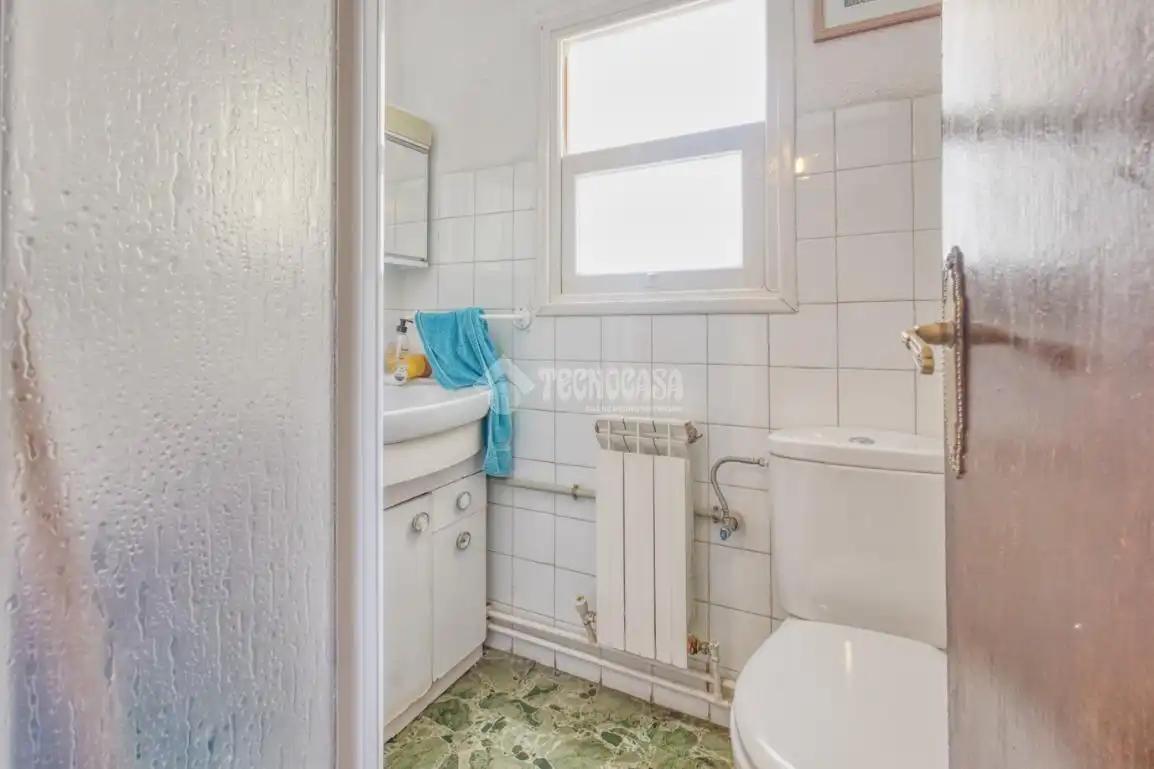 Bathroom of Flat for sale in Salamanca  with Heating