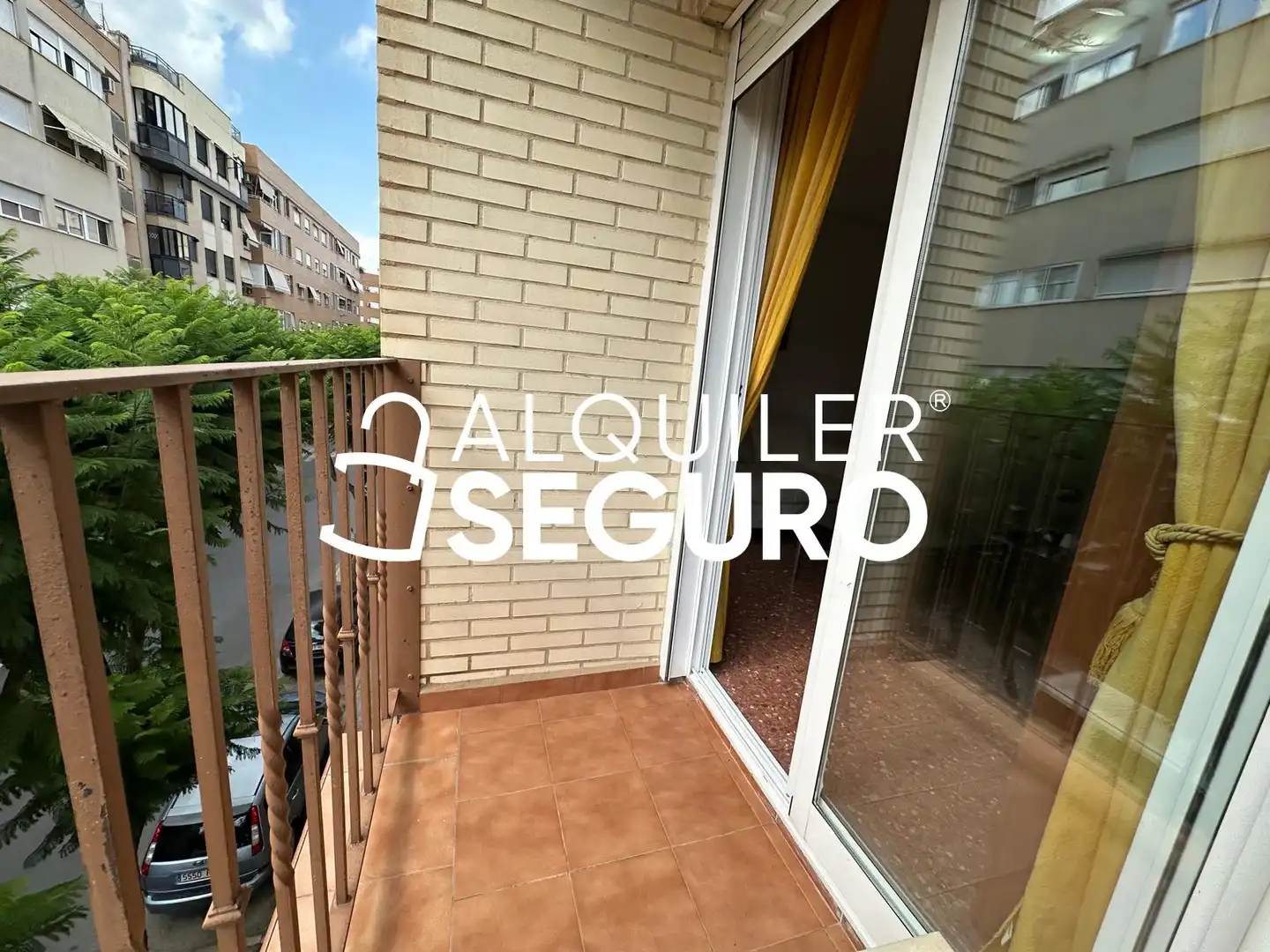 Balcony of Flat for rent in Torrent  with Air Conditioner and Furnished