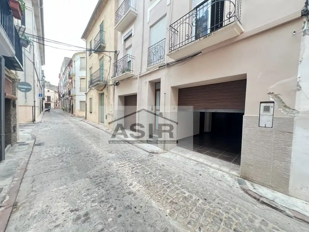 Local comercial en venda a Calle Carnissers