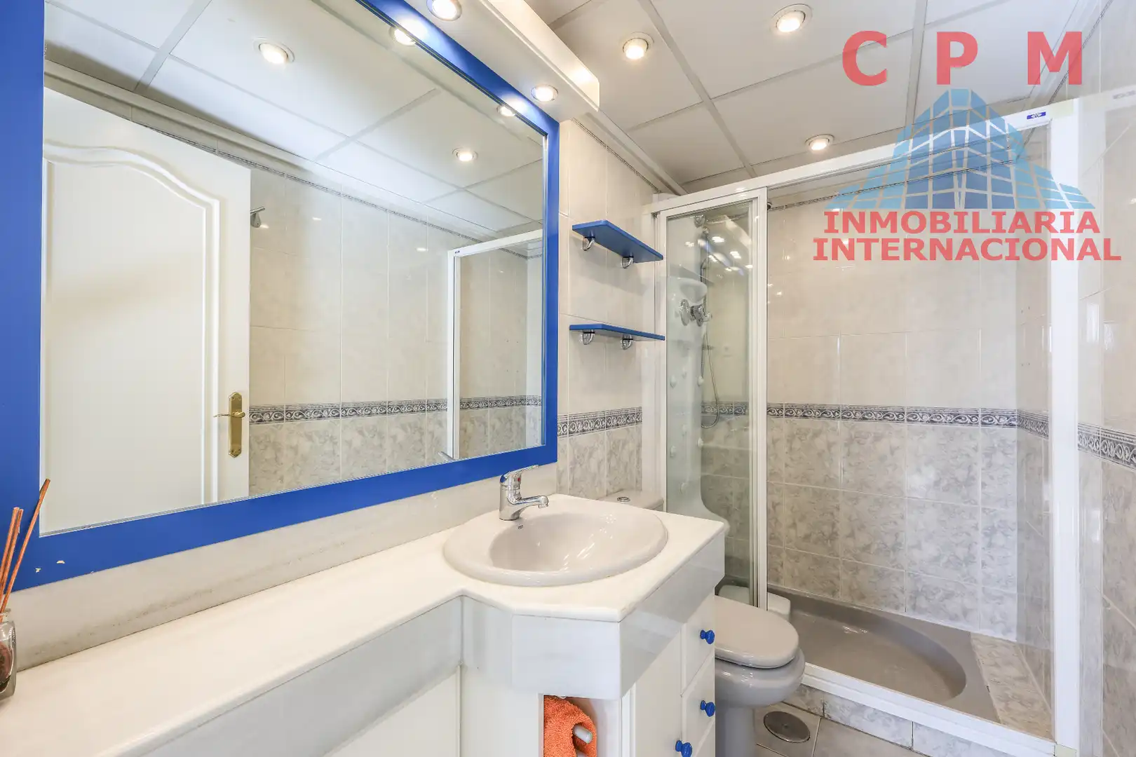 Badezimmer von Dachboden zur Miete in Madrid mit Klimaanlage, Heizung und Parkett