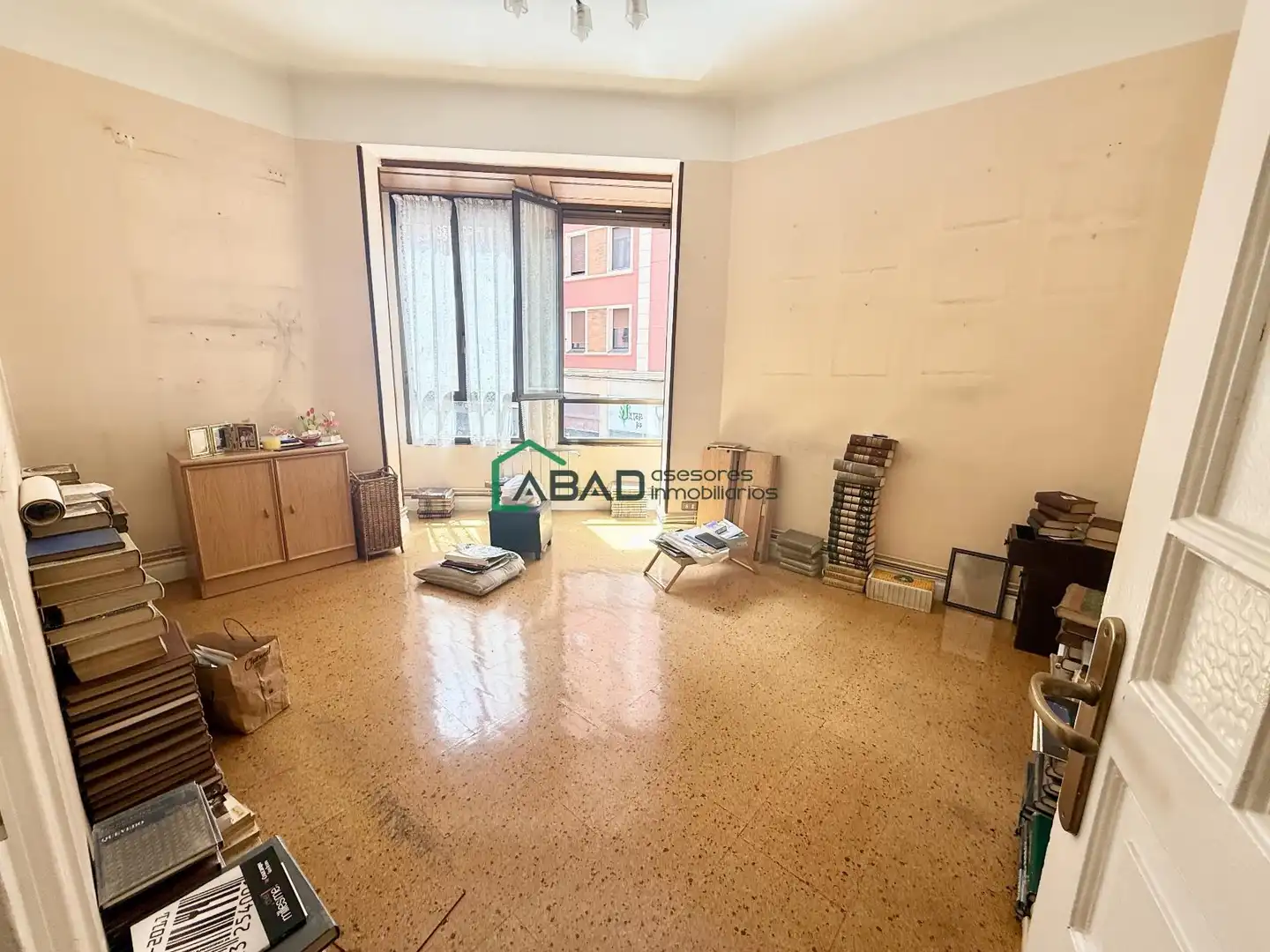 Sala d'estar de Pis en venda en Bilbao  amb Calefacció, Terrassa i Moblat