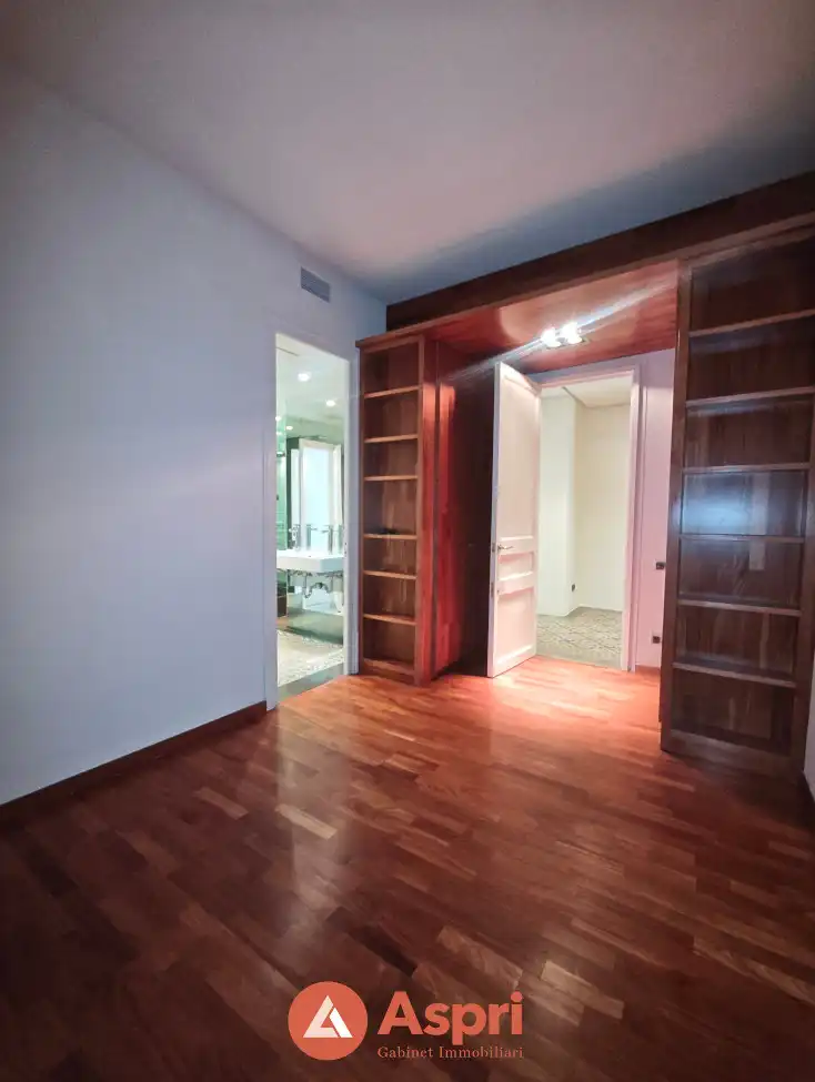 Flat for rent in Barcelona  with Air Conditioner, Private garden and Terrace