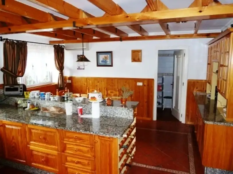 Cuina de Casa o xalet en venda en Alhaurín de la Torre amb Aire condicionat, Calefacció i Jardí privat