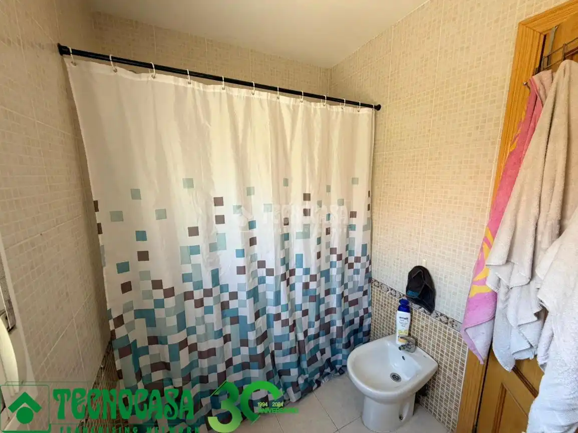 Baño de Casa adosada en venta en Albarreal de Tajo con Aire acondicionado y Jardín privado
