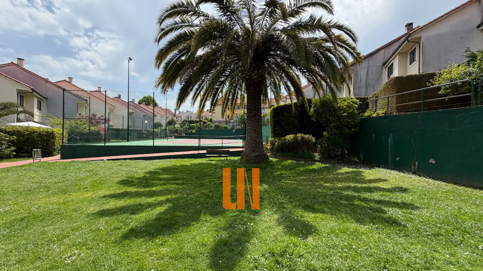 Jardín de Casa adosada en venta en Oleiros con Calefacción, Jardín privado y Parquet