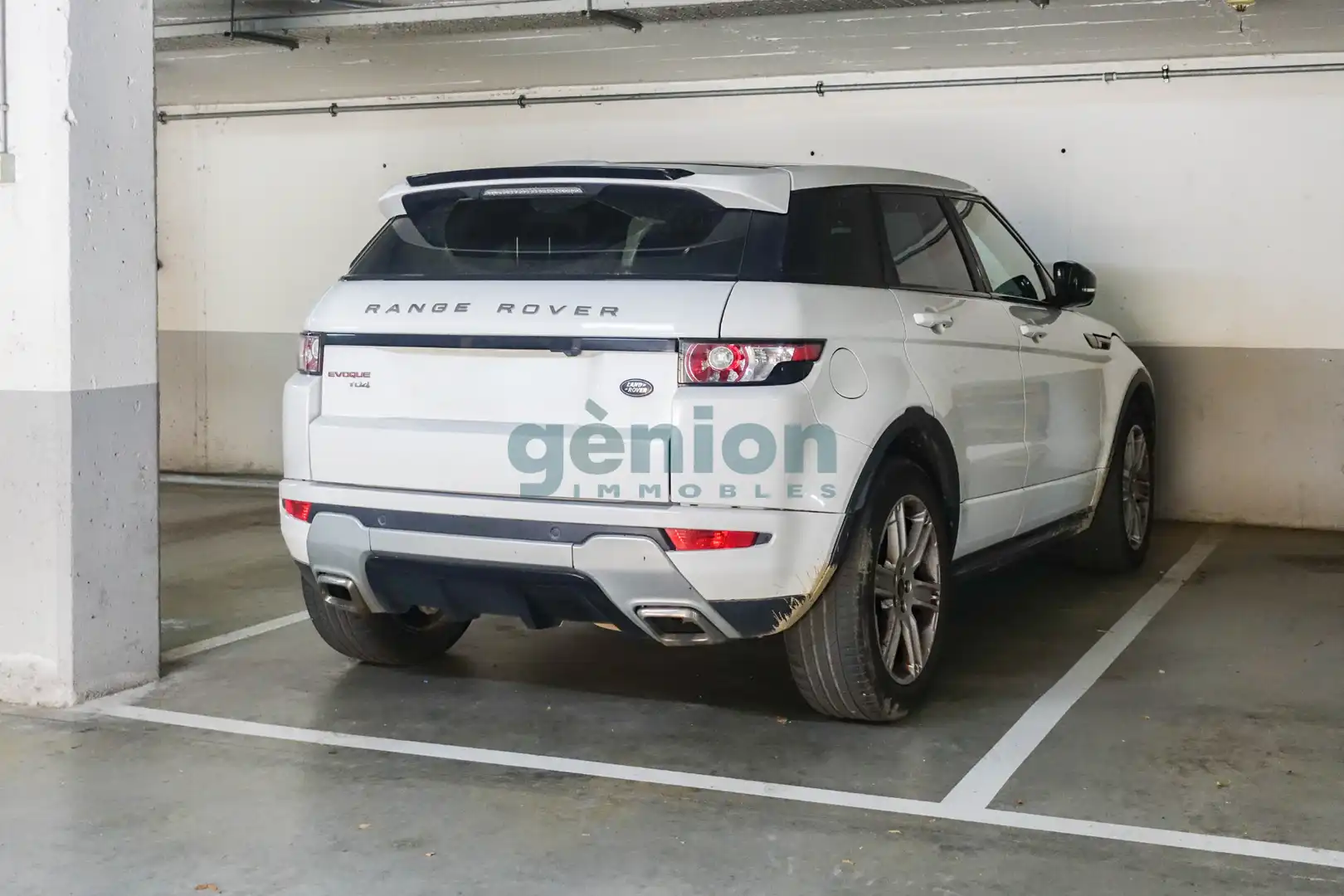 Parking of Flat for sale in Salt  with Air Conditioner, Heating and Terrace