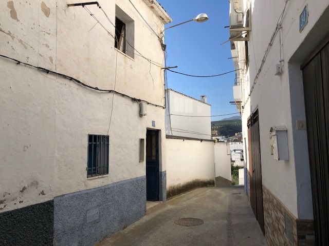 Vista exterior de Casa adosada en venta en Quesada