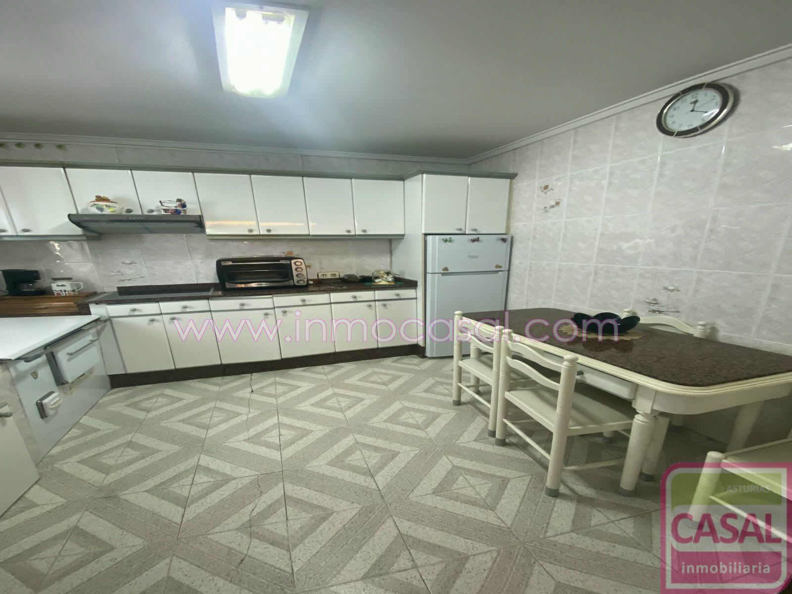 Cocina de Casa o chalet en venta en Aller con Calefacción, Terraza y Trastero