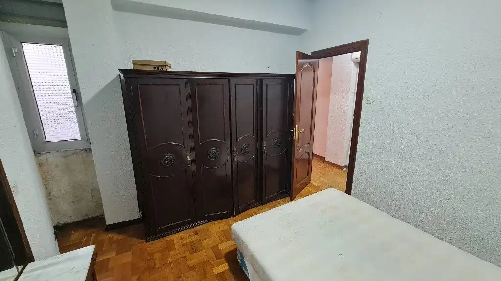 Habitación de Piso en venta en  Logroño con Amueblado y Balcón