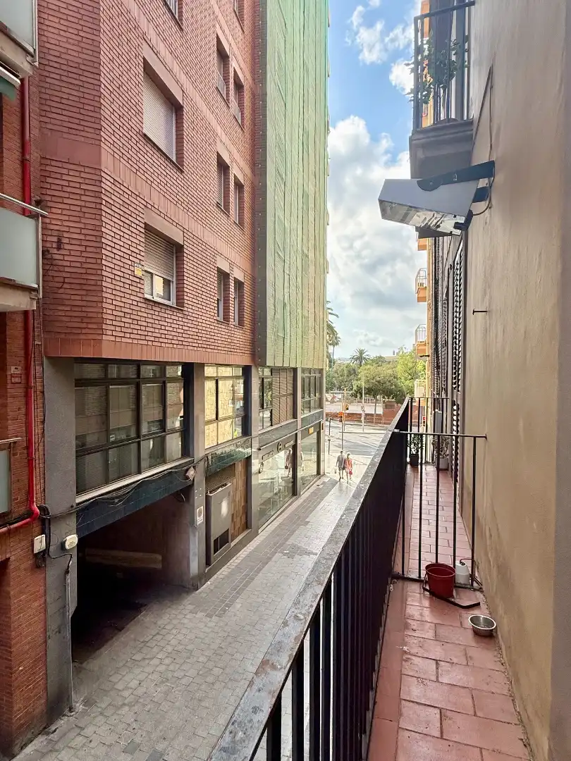 Vista exterior de Piso en venta en Barcelona con Aire acondicionado, Calefacción y Balcón