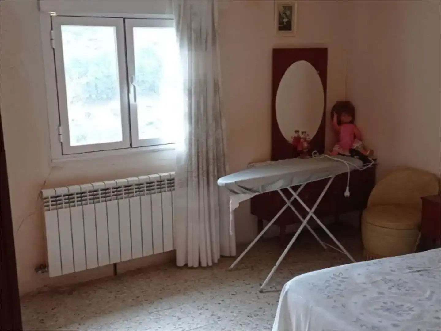 Dormitori de Casa adosada en venda en Petín amb Moblat