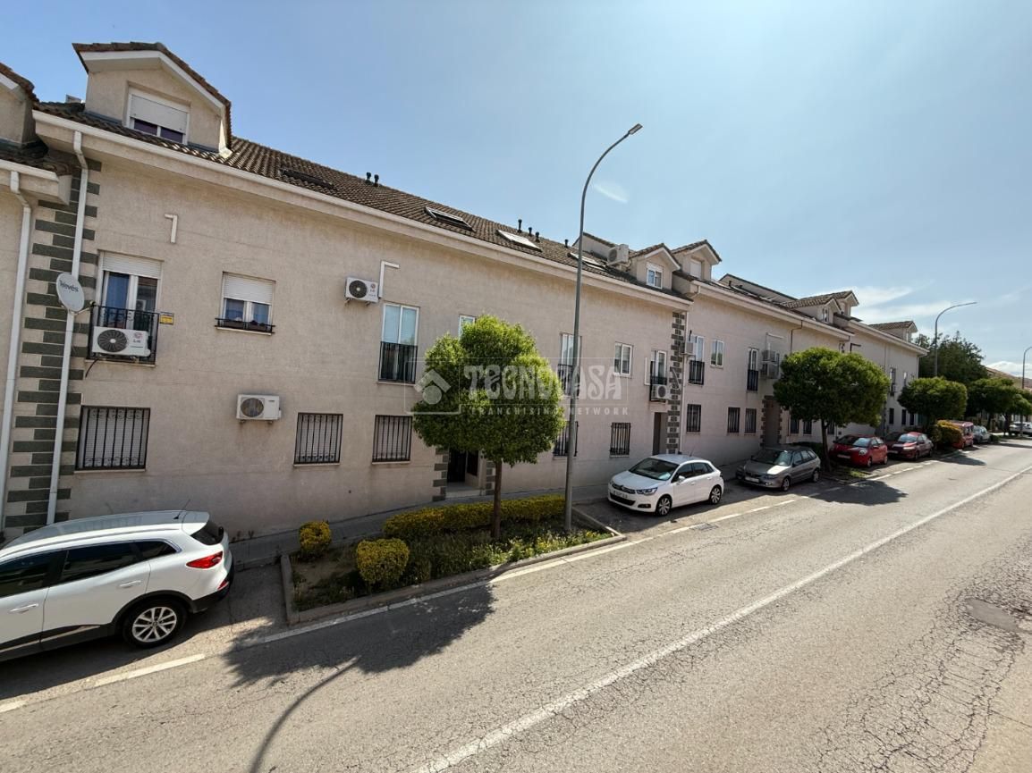 Exterior view of Flat for sale in Torres de la Alameda  with Heating and Storage room