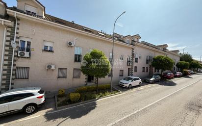 Außenansicht von Wohnung zum verkauf in Torres de la Alameda mit Heizung und Abstellraum