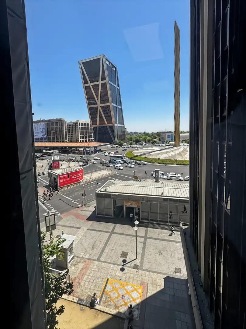 Vista exterior de Oficina de lloguer en Madrid