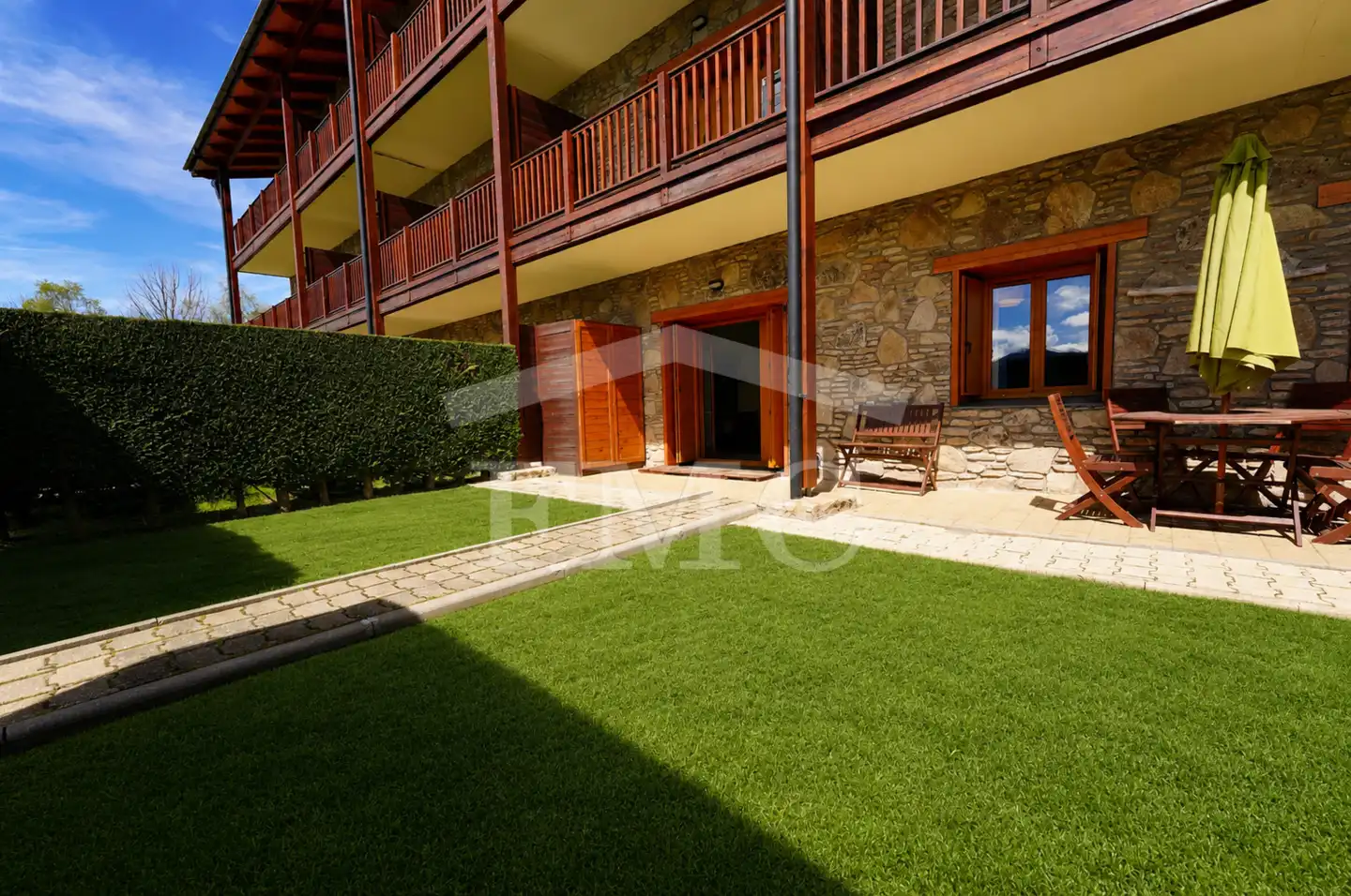 Terraza de Planta baja en venta en Font-Romeu-Odeillo-Via con Calefacción, Jardín privado y Parquet