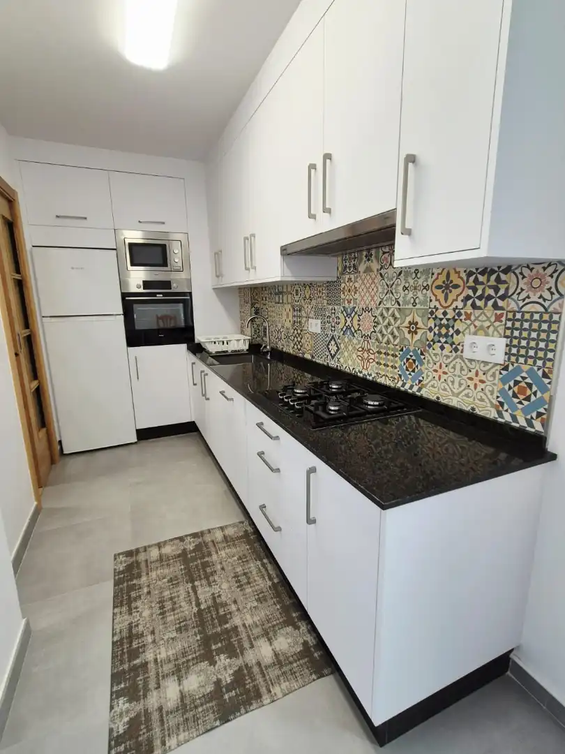Cocina de Piso de alquiler en Santiago de Compostela  con Calefacción, Parquet y Trastero