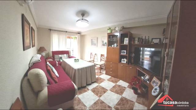 Piso en Venta en Santa Rosa - Valdeolleros