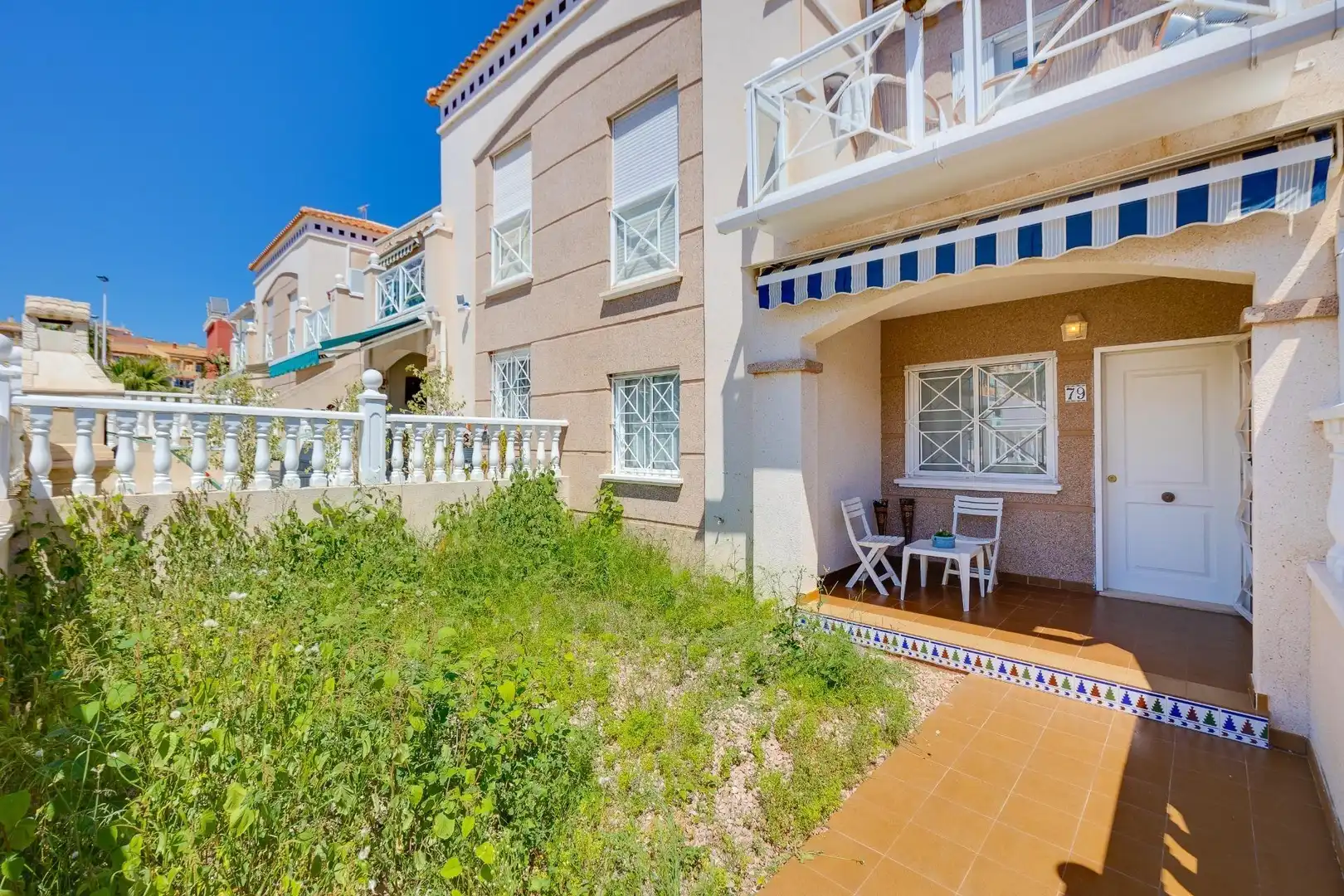 Vista exterior de Planta baixa en venda en Torrevieja amb Aire condicionat, Calefacció i Jardí privat