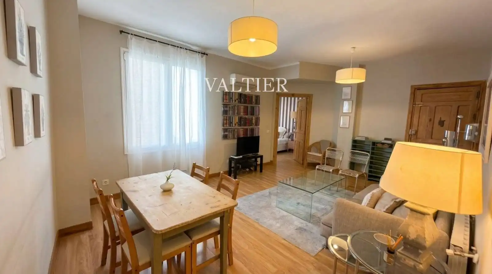 Living room of Flat for rent in Madrid  with Air Conditioner, Heating and Furnished