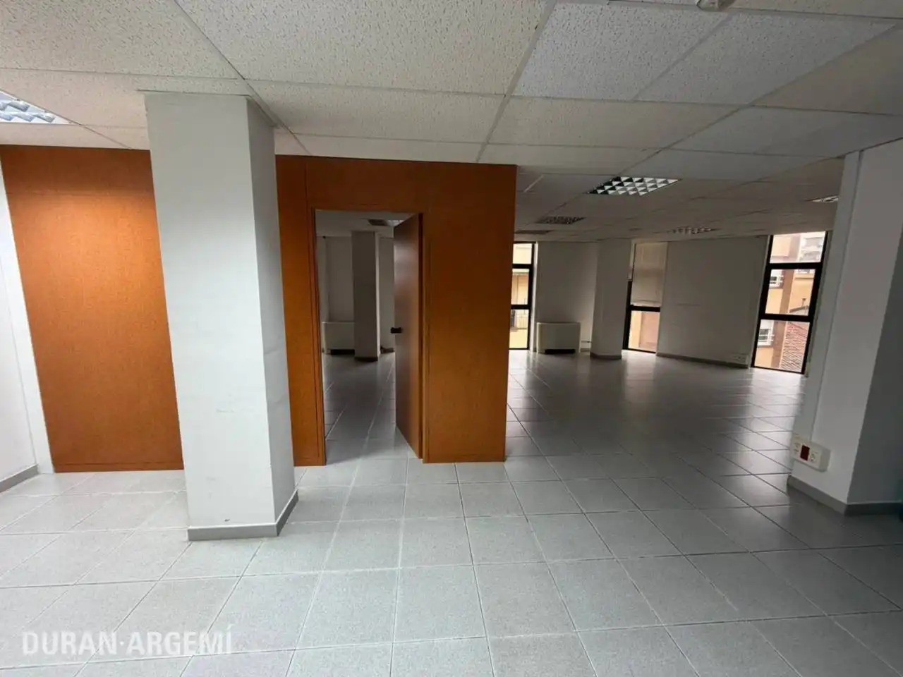 Oficina de lloguer en Terrassa amb Calefacció