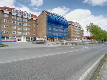 Vista exterior de Pis en venda en Cambre  amb Calefacció, Parquet i Terrassa