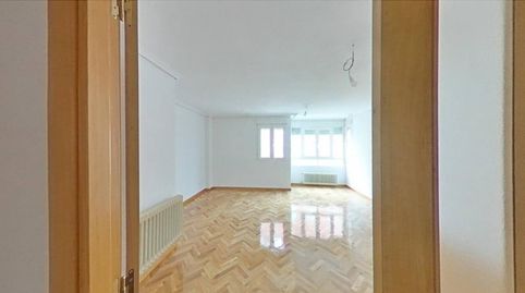Foto 2 de Piso en venta en Calle Pescara, Pueblo Nuevo, Madrid Capital