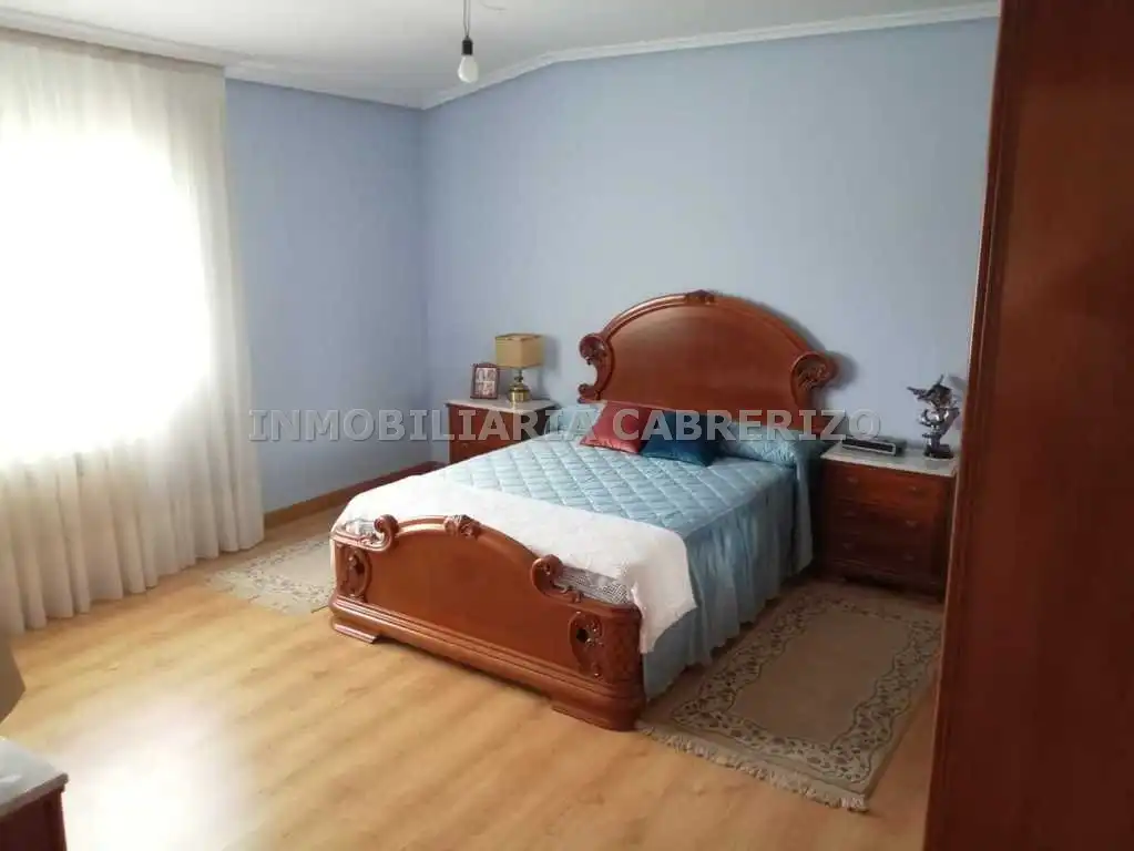 Habitación de Casa o chalet en venta en Alberite con Calefacción, Jardín privado y Parquet