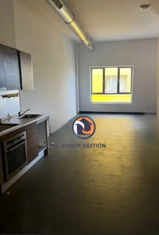Loft zum Verkauf in Guadalajara mit Klimaanlage, Heizung und Ofen
