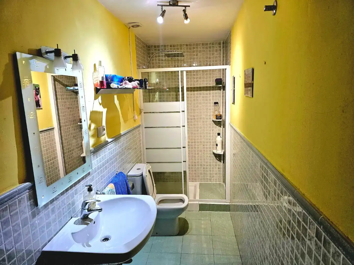 Baño de Piso en venta en Chillarón de Cuenca con Calefacción, Jardín privado y Parquet