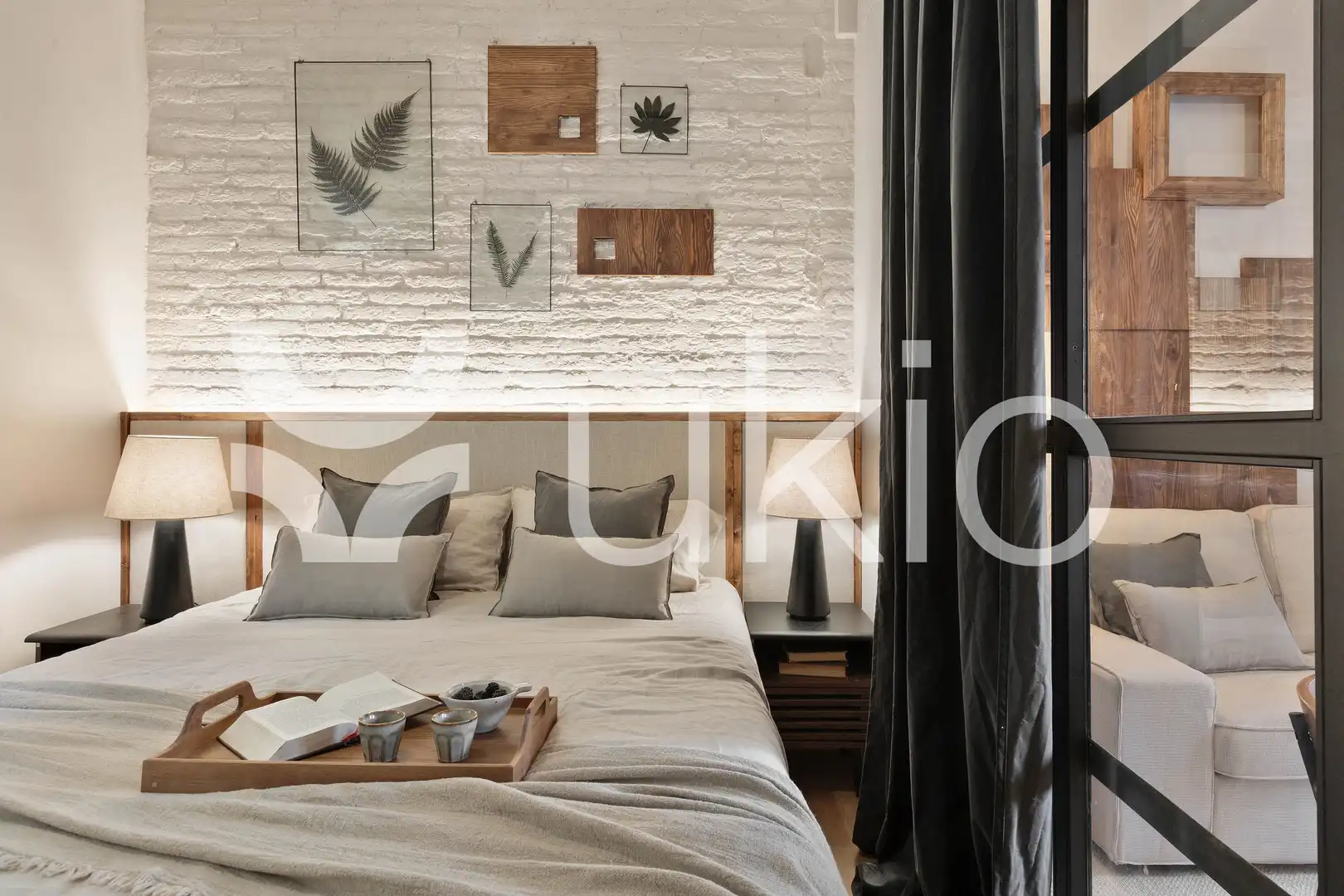 Dormitori de Apartament de lloguer en Barcelona amb Aire condicionat, Calefacció i Moblat