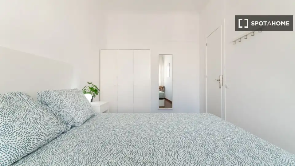 Schlafzimmer von Wohnung zur untervermieten in Barcelona mit Klimaanlage, Heizung und Möbliert