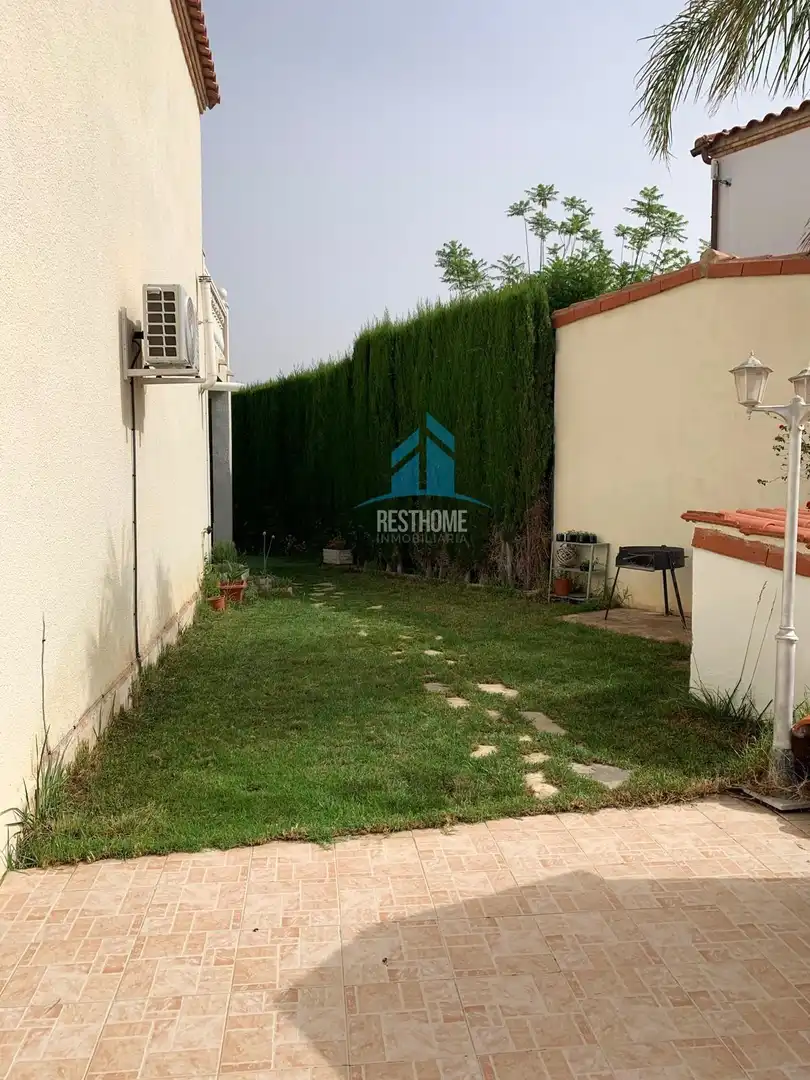 Exterior view of Houses for sale in Riba-roja de Túria  with Heating, Terrace and Storage room
