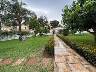 Xalet amb piscina en venda a Calle Velázquez