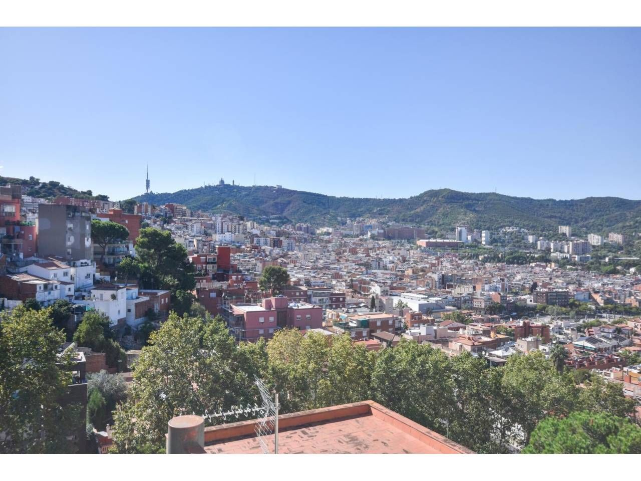 Vista exterior de Casa adosada en venta en  Barcelona Capital