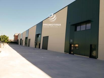 Exterior view of Industrial buildings for sale in Arganda del Rey