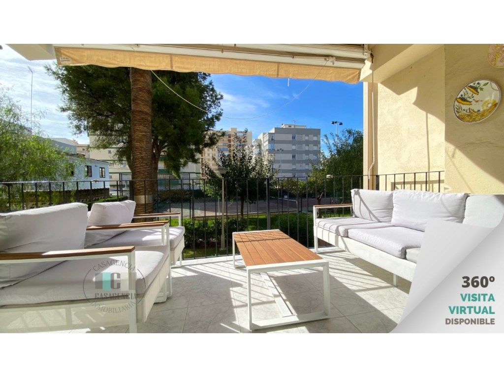 Vista exterior de Apartamento en venta en Benicasim / Benicàssim con Piscina